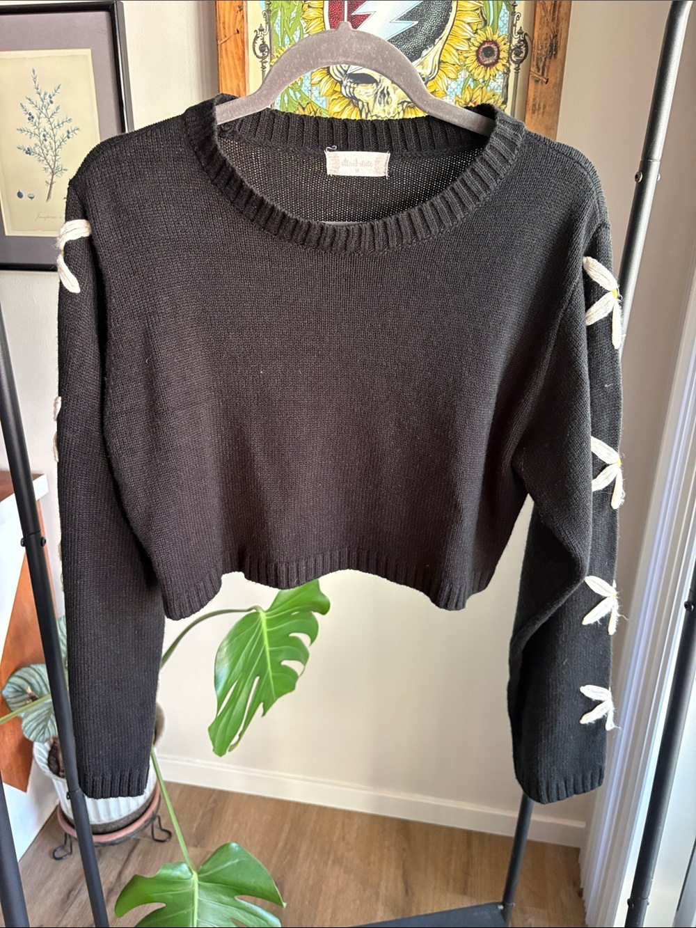 Altard State cropped black sweater with white floral embroidery size M